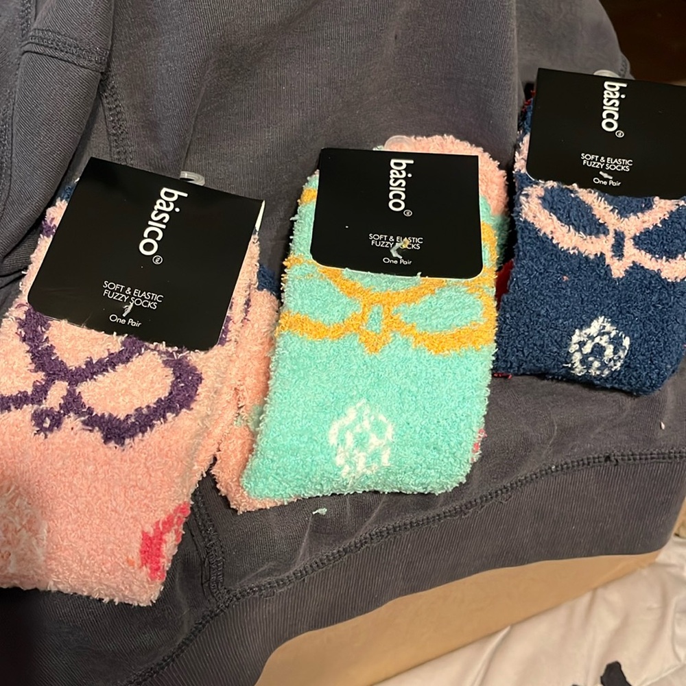 Basico woman’s soft and fuzzy socks NWT three pairs pink navy and Seafoam green
